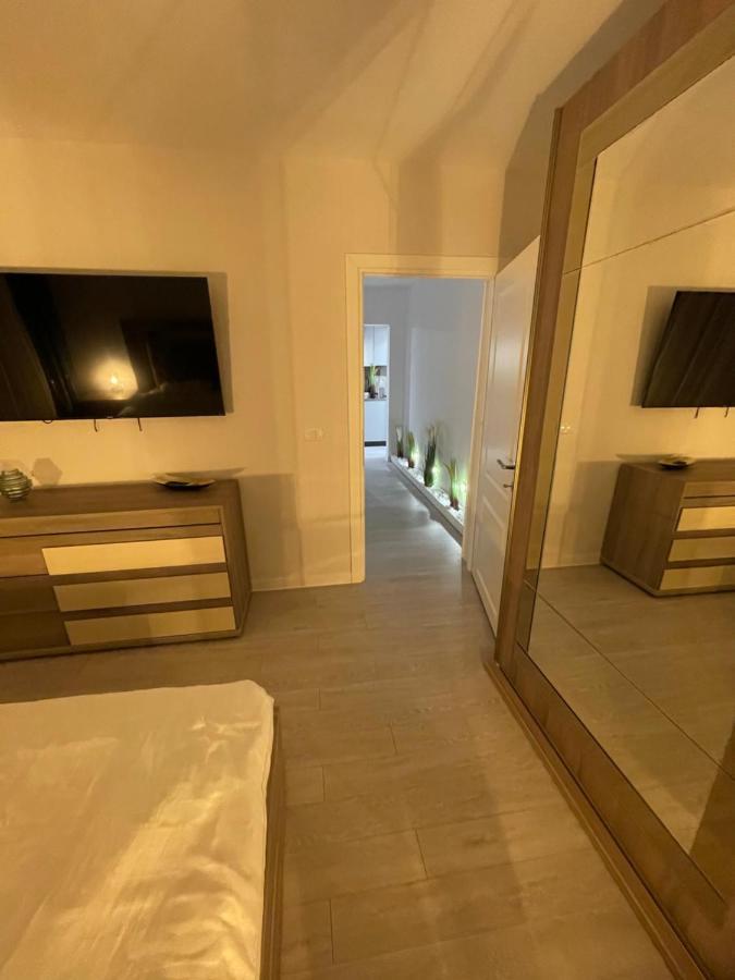 Oxana Apartments - 3 Camere - 티미쇼아라 외부 사진
